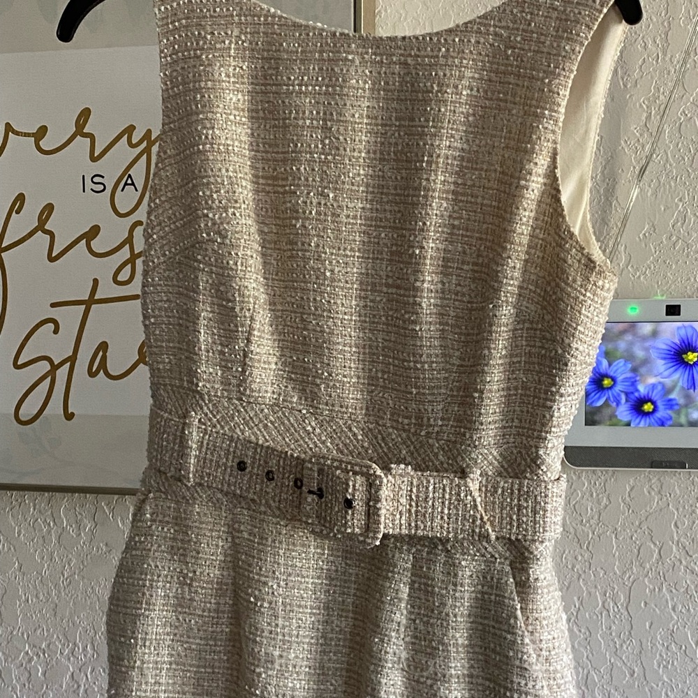New w/o tags (rare piece) - Banana Republic sleeveless cream color tweed dress